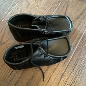Toddler size 9 Clark’s wallabies